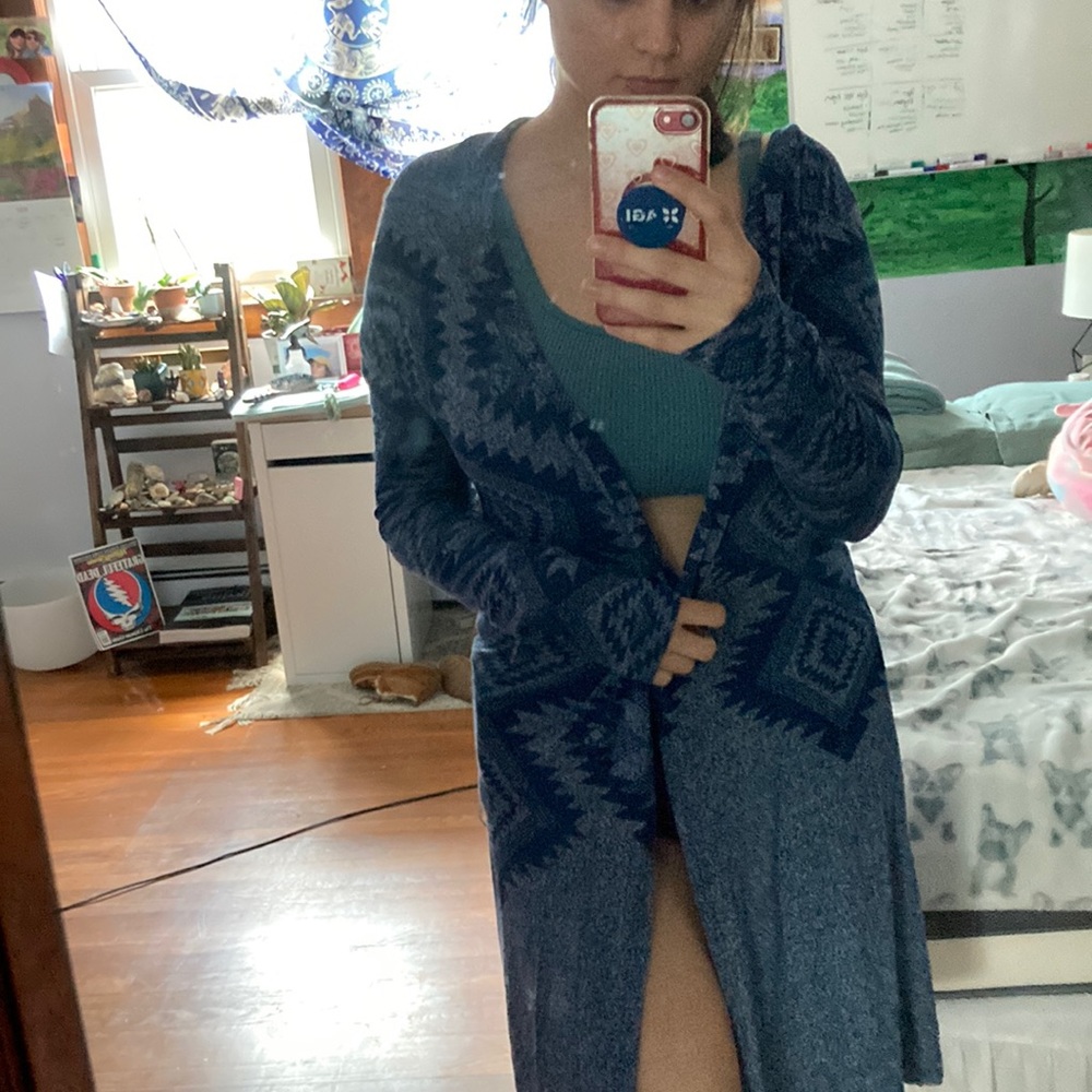 Long blue cardigan with print